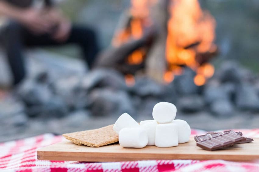 make-a-campfire-with-smores