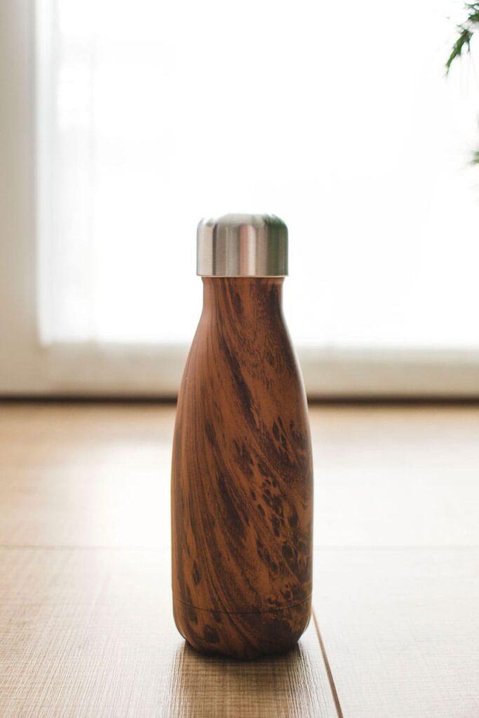 a-stainless-steel-water-bottle-wth-wood-pattern